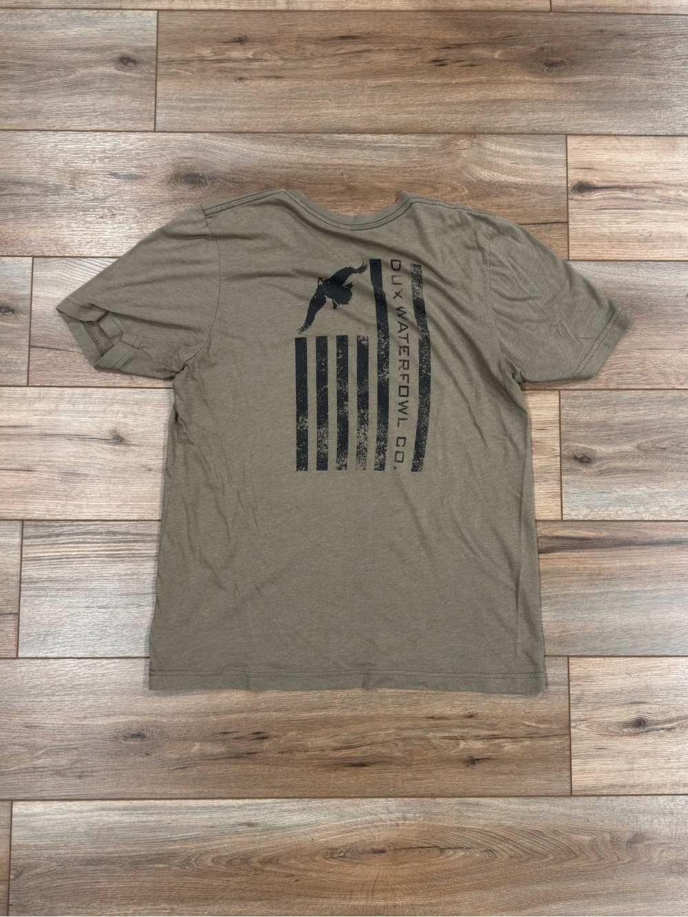 DUX WATERFOWL Casual Khaki Green Graphic Hunting Short Sleeve Tee | Size Small - Picture 1 of 3